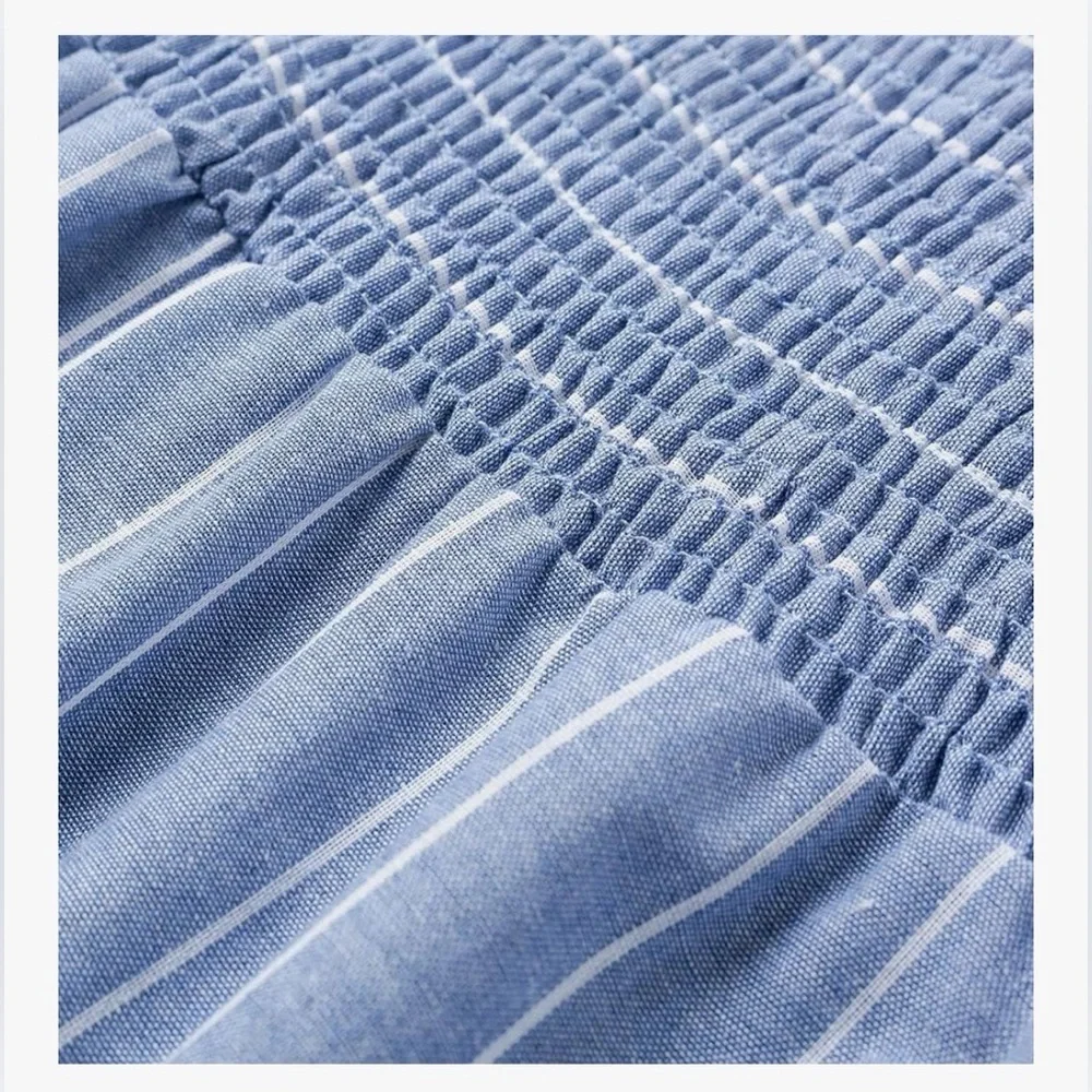 Flattering smocked Midi dress - Picture 3 of 3